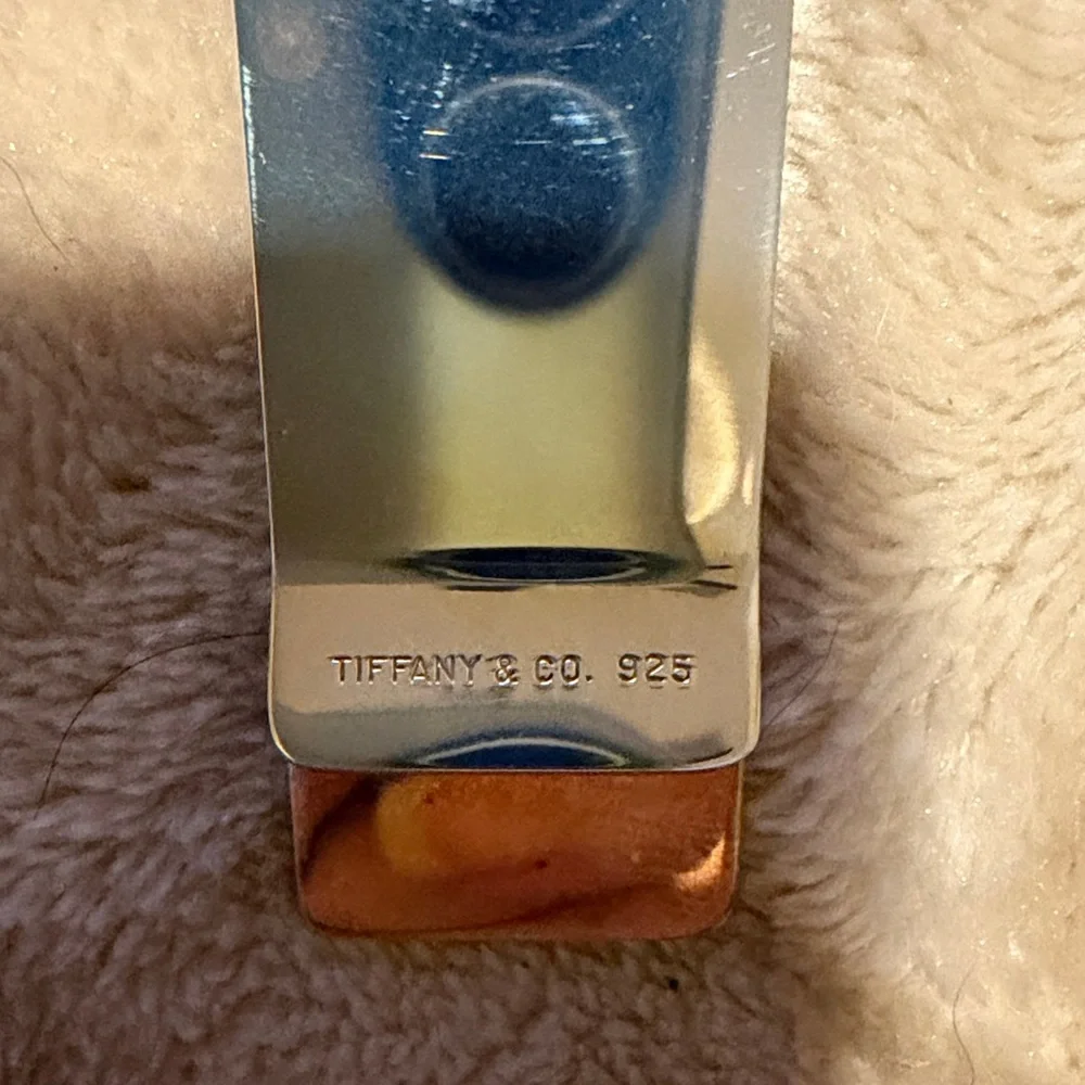 Tiffany & Co. Sterling Silver Clip with pouch and box. No engraving